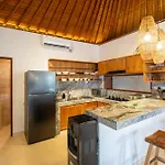 Villa Mayo