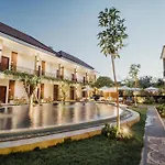 You Suite Seminyak