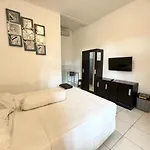 OYO 90053 Paradise Inn