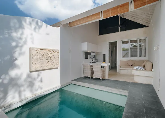 Villa Nakula Suites