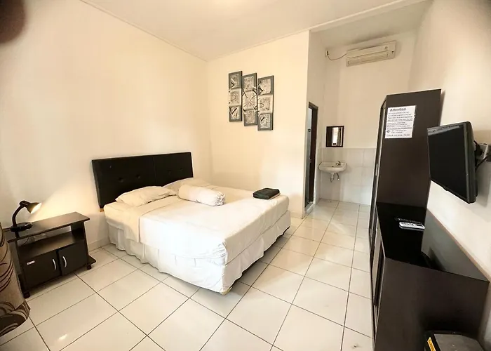 OYO 90053 Paradise Inn