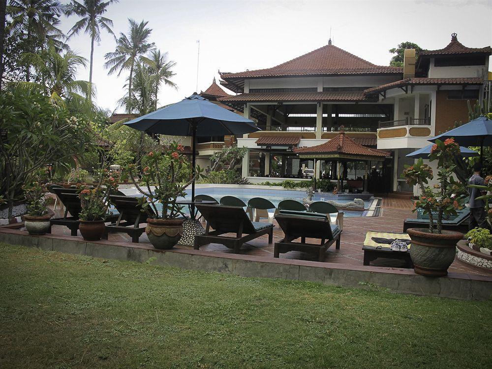 Puri Naga Beachfront 3*