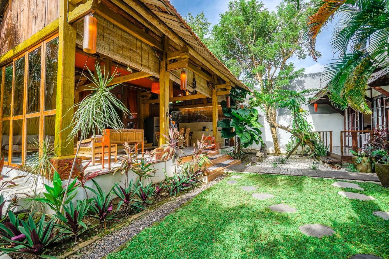 Pagoda, Sumptuous 4br With Tropical Vibes In Seminyak Legian (Bali)