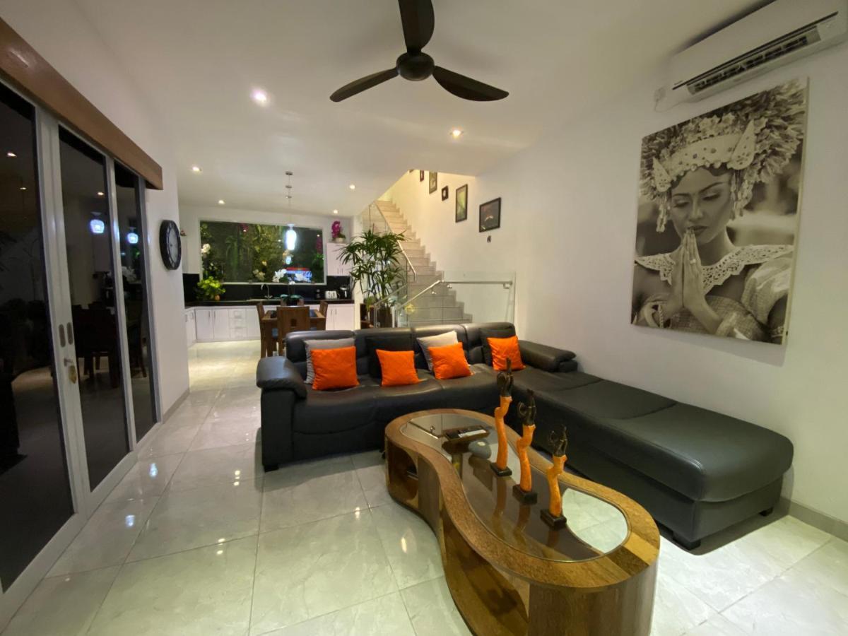 Mabuk Villa *