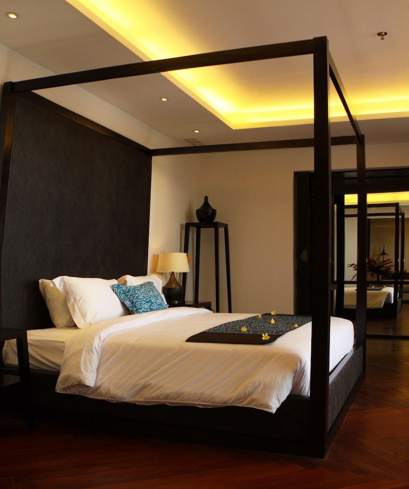 Away Bali Camakila Resort 4*