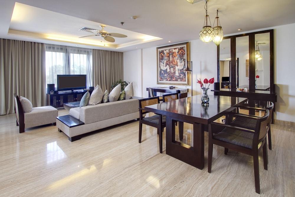 Resort Away Bali Camakila 4*