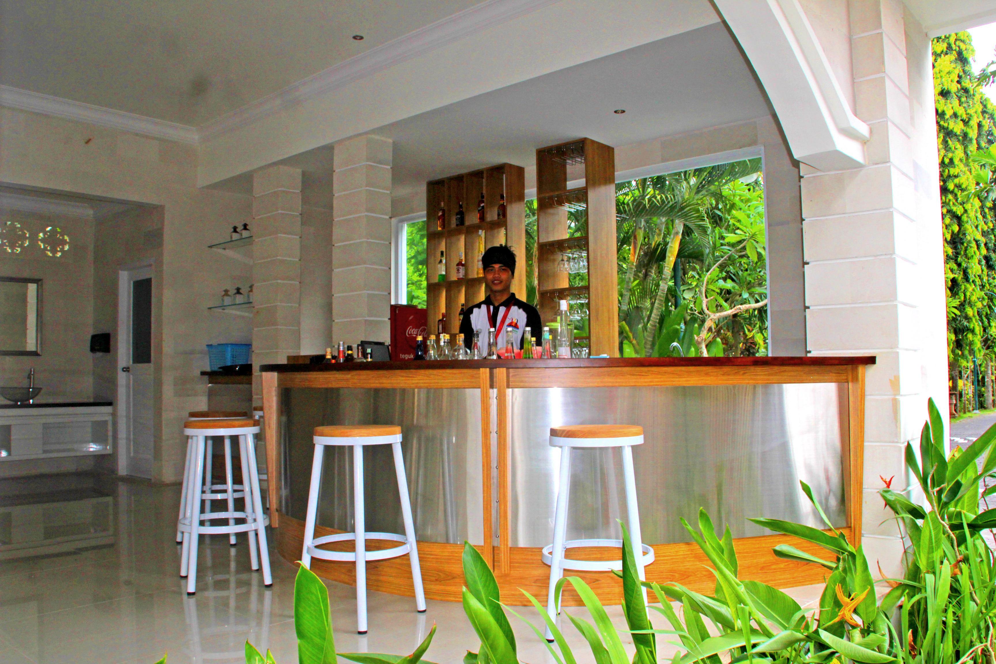 Melasti & Resort 3*