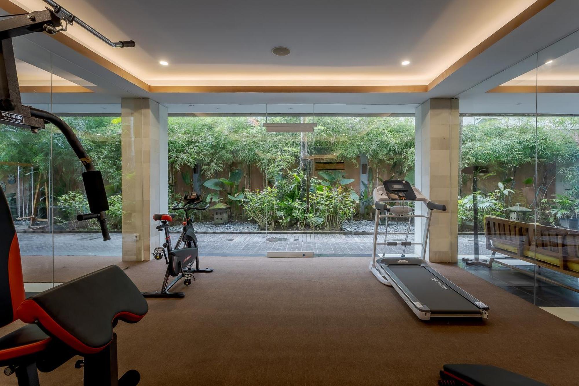 Fourteen Roses Boutique Hotel, Kuta 4* Legian