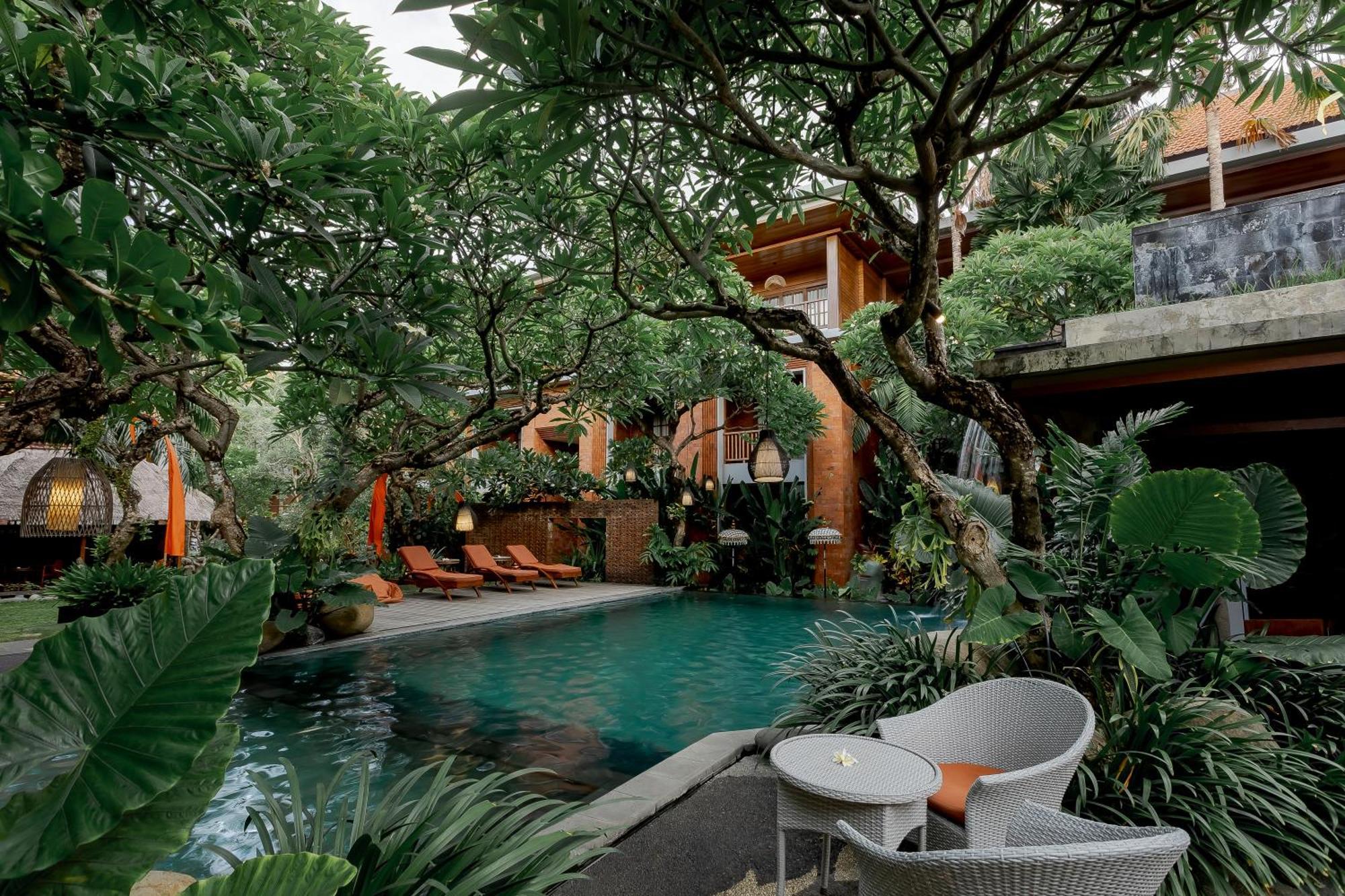 Fourteen Roses Boutique Hotel, Kuta Hotel