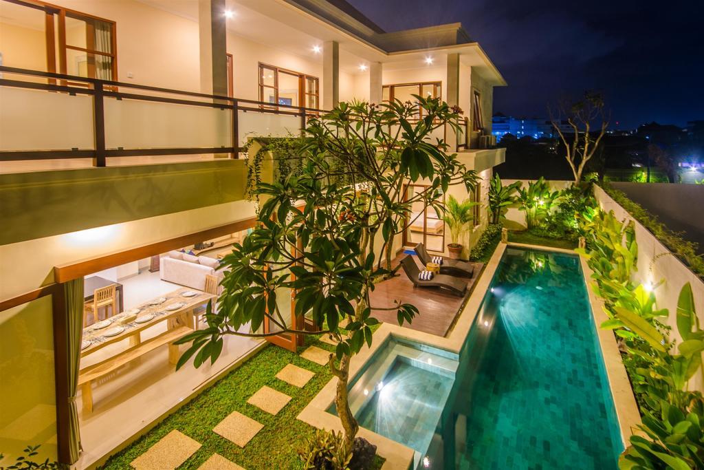 Villa Tepi Sungai Legian (Bali)