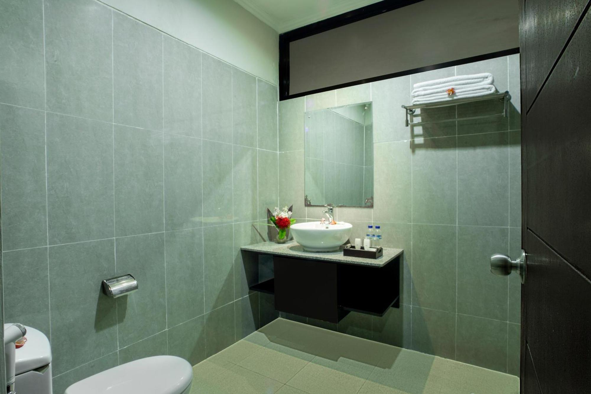 New Garden View Hotel 4*