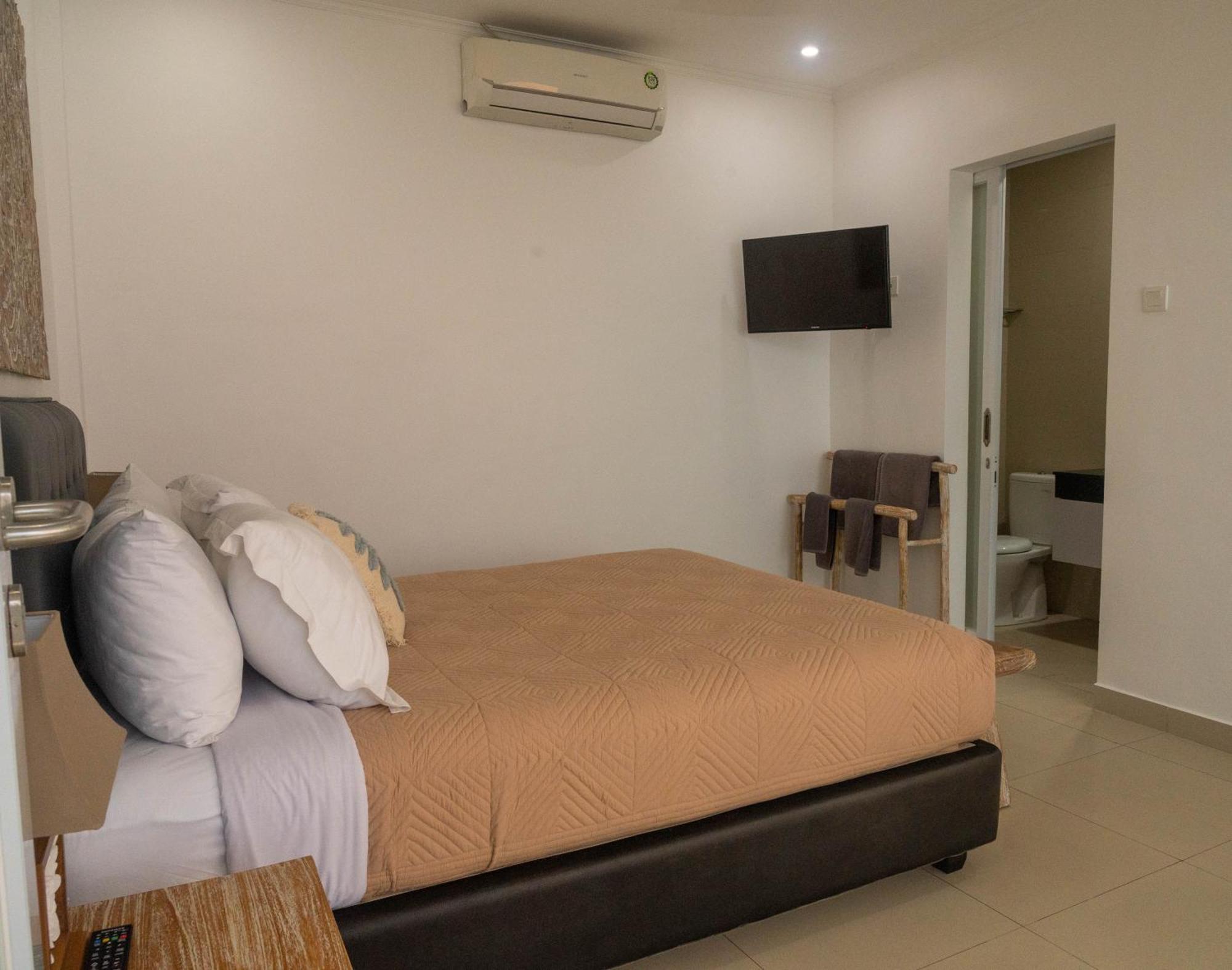 Lestari Villa *