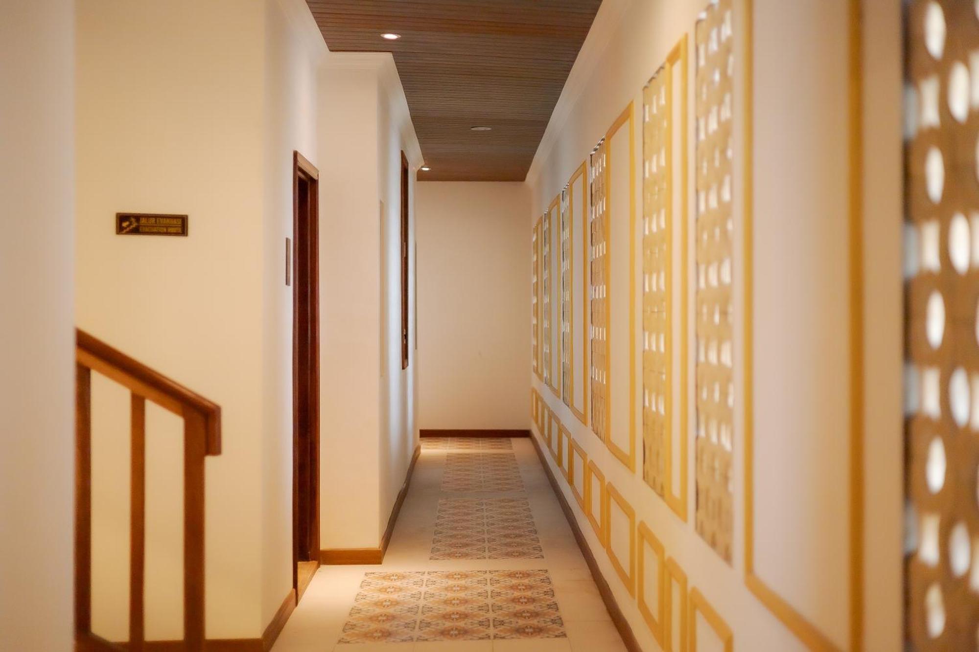 Hotel Fourteen Roses Boutique Hotel, Kuta Legian
