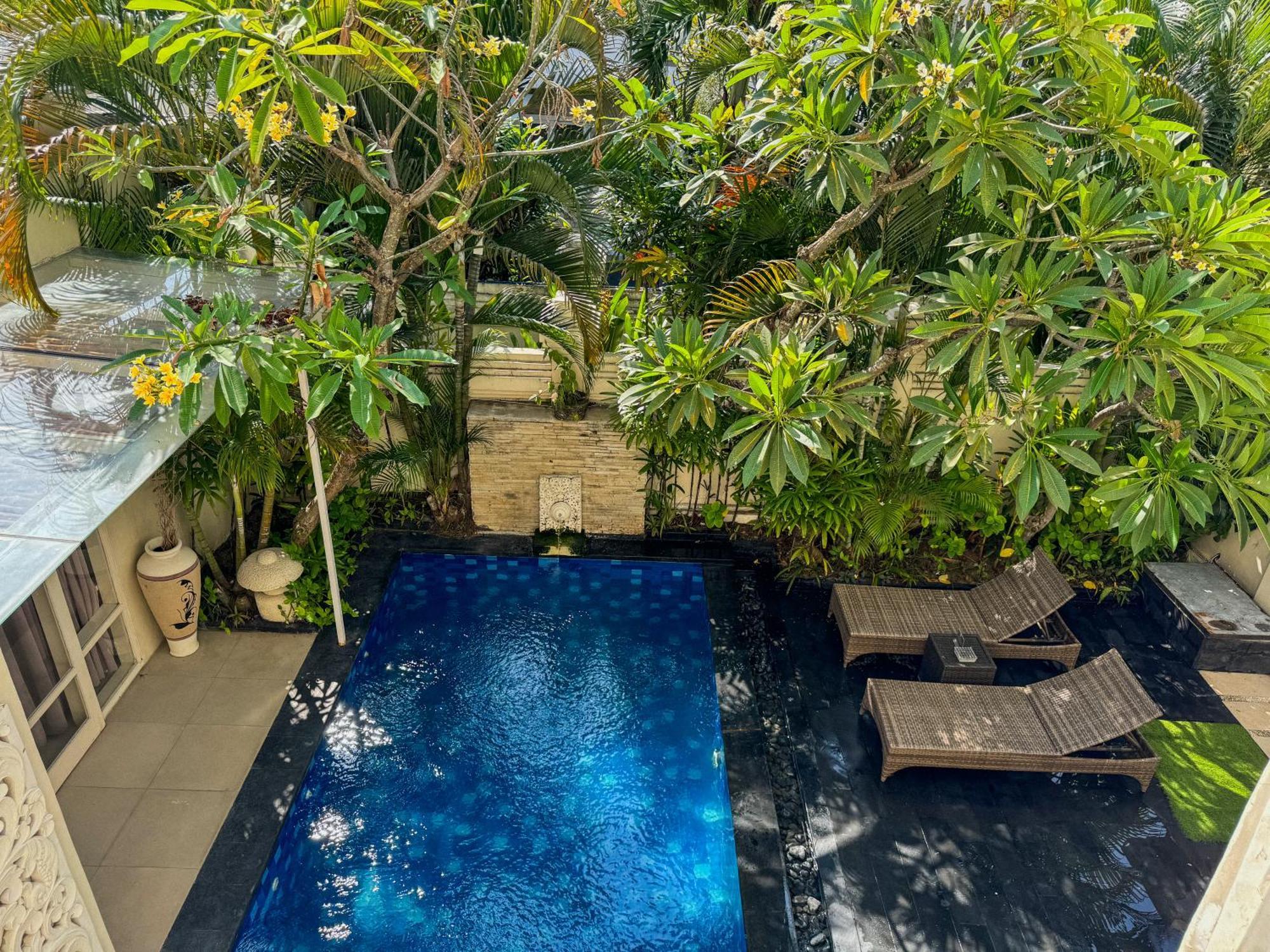 Awila Kuta Villa *