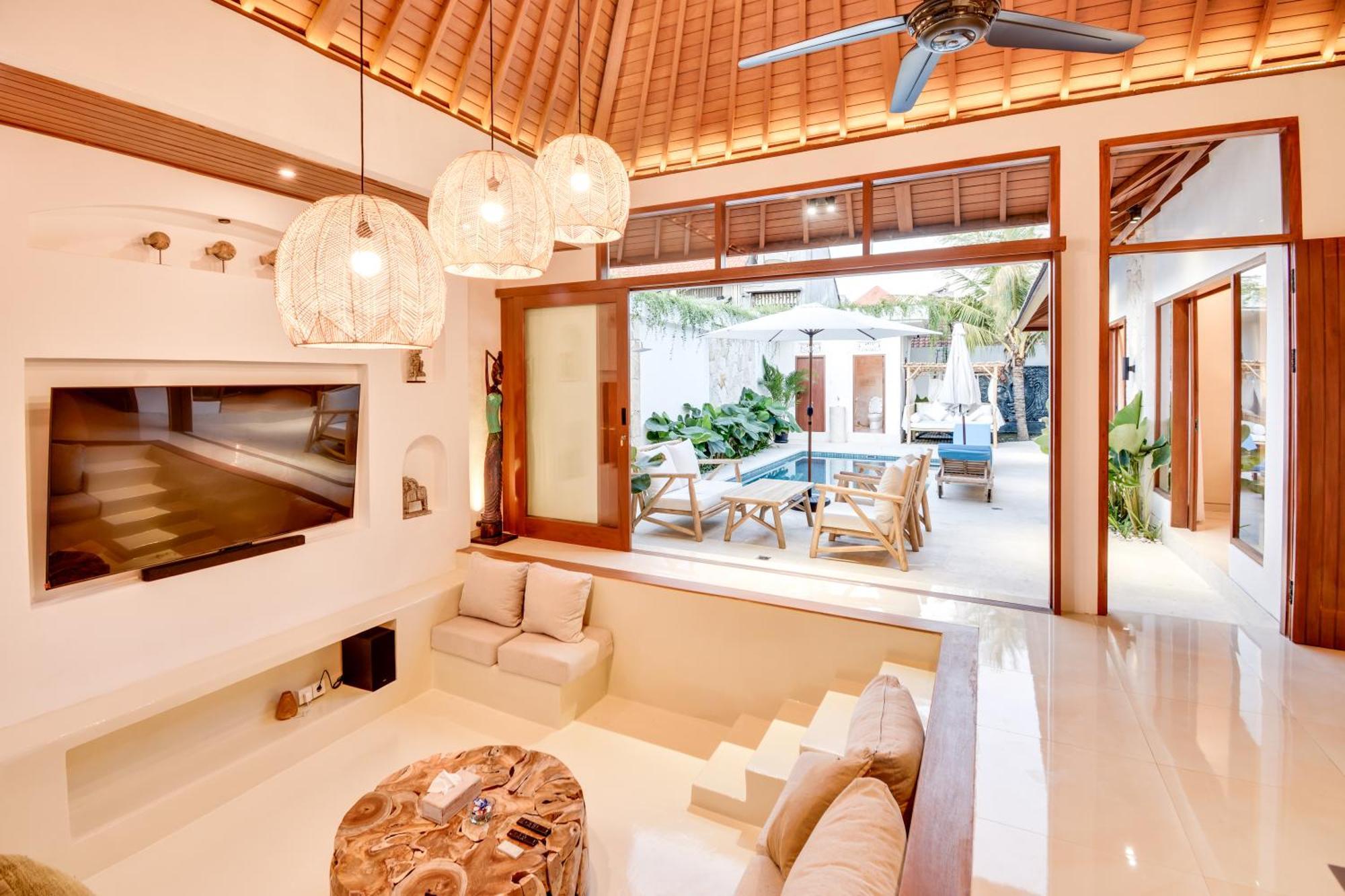 Mayo Legian (Bali)