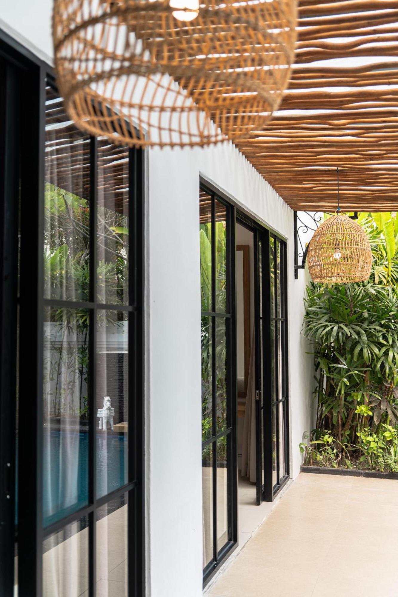Awila Kuta Villa *