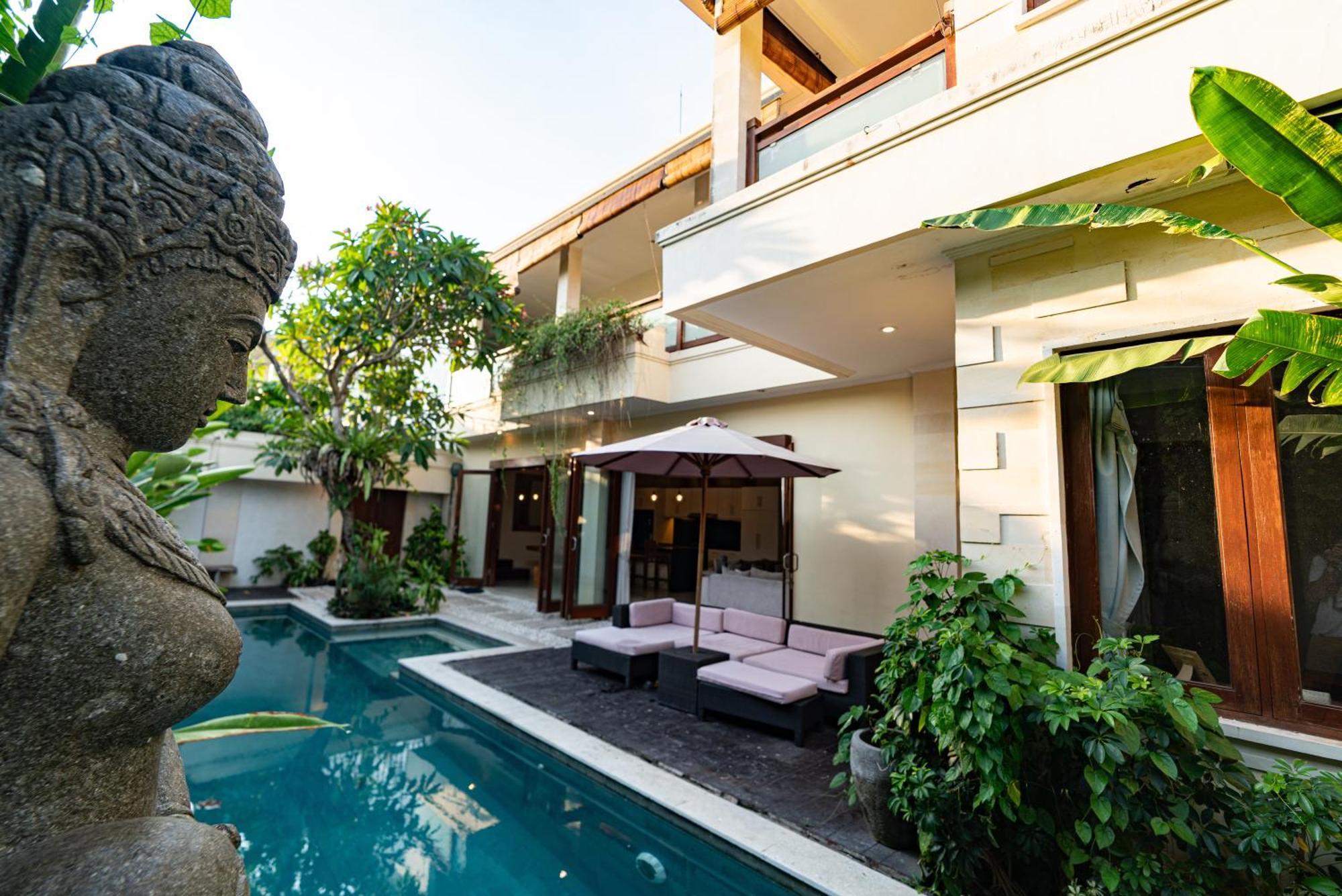 Villa Tepi Sungai A Luxurious, Under New Management, 6 Bedroom 620 Sqm Retreat Featuring A Stunning 15 Meter Pool And Dedicated Childrens With 4 Bunk Beds Newly Renovated In Seminyak Legian (Bali)