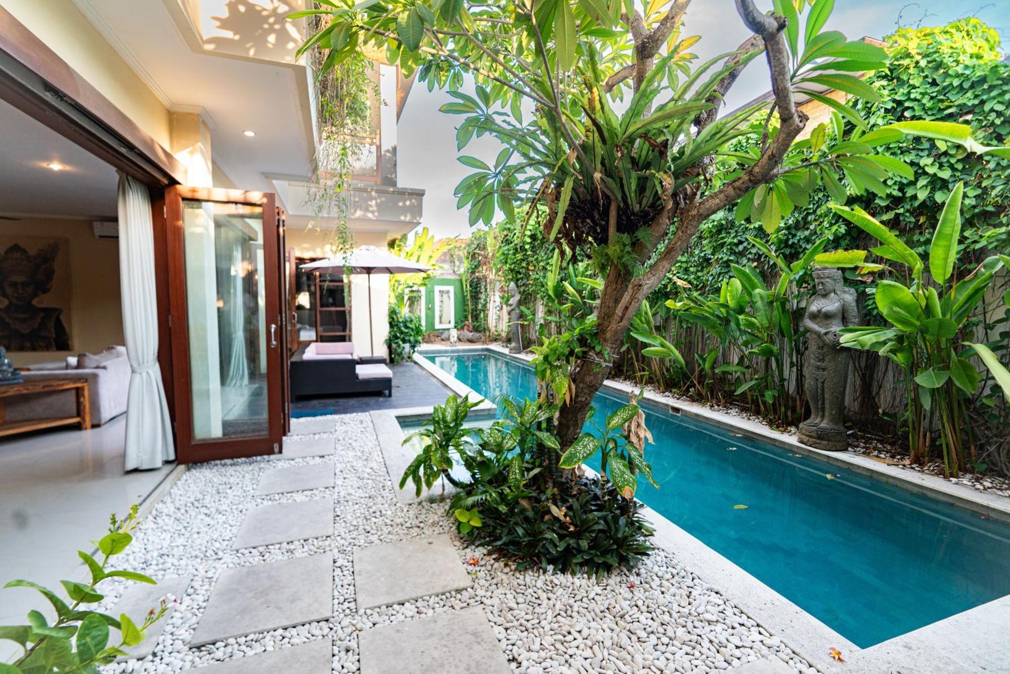 Tepi Sungai A Luxurious, Under New Management, 6 Bedroom 620 Sqm Retreat Featuring A Stunning 15 Meter Pool And Dedicated Childrens With 4 Bunk Beds Newly Renovated In Seminyak Villa Legian (Bali)