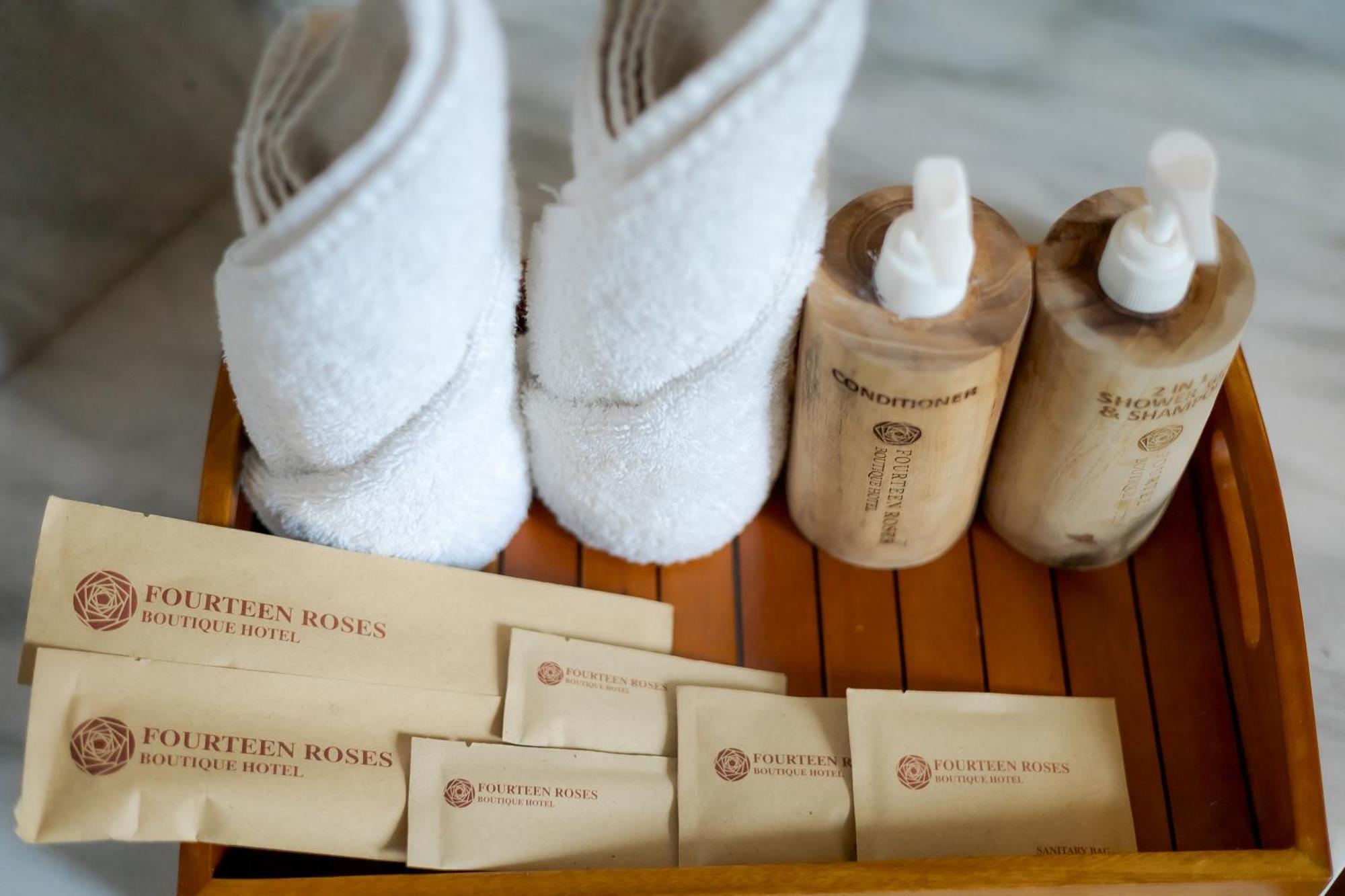 Fourteen Roses Boutique Hotel, Kuta Hotel