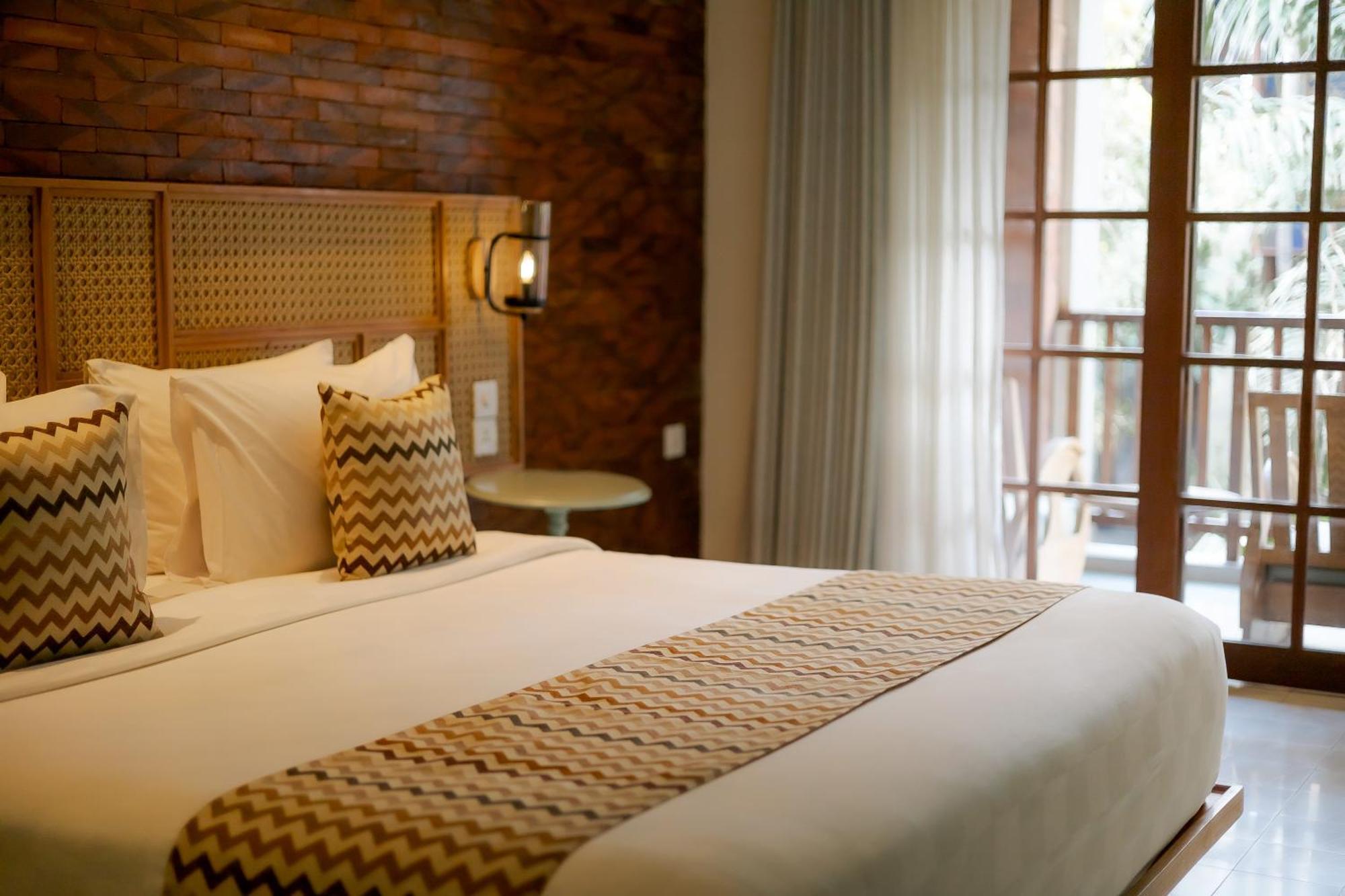 Fourteen Roses Boutique Hotel, Kuta 4* Legian
