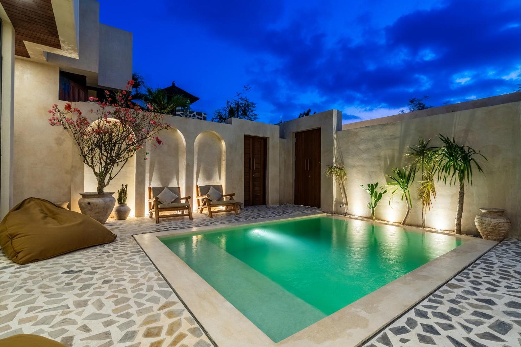 Casa Admire Villa *
