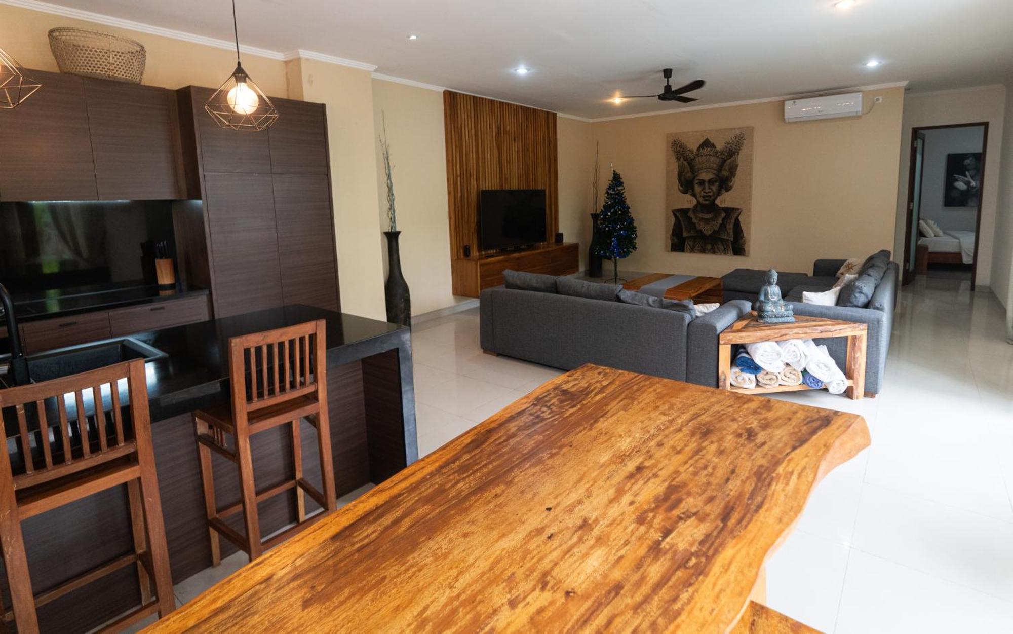 Tepi Sungai A Luxurious, Under New Management, 6 Bedroom 620 Sqm Retreat Featuring A Stunning 15 Meter Pool And Dedicated Childrens With 4 Bunk Beds Newly Renovated In Seminyak Villa *