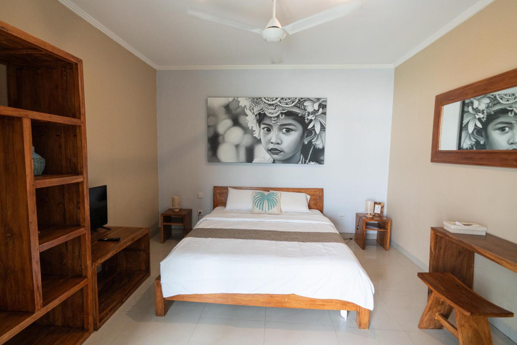 Tepi Sungai A Luxurious, Under New Management, 6 Bedroom 620 Sqm Retreat Featuring A Stunning 15 Meter Pool And Dedicated Childrens With 4 Bunk Beds Newly Renovated In Seminyak Villa Legian (Bali)