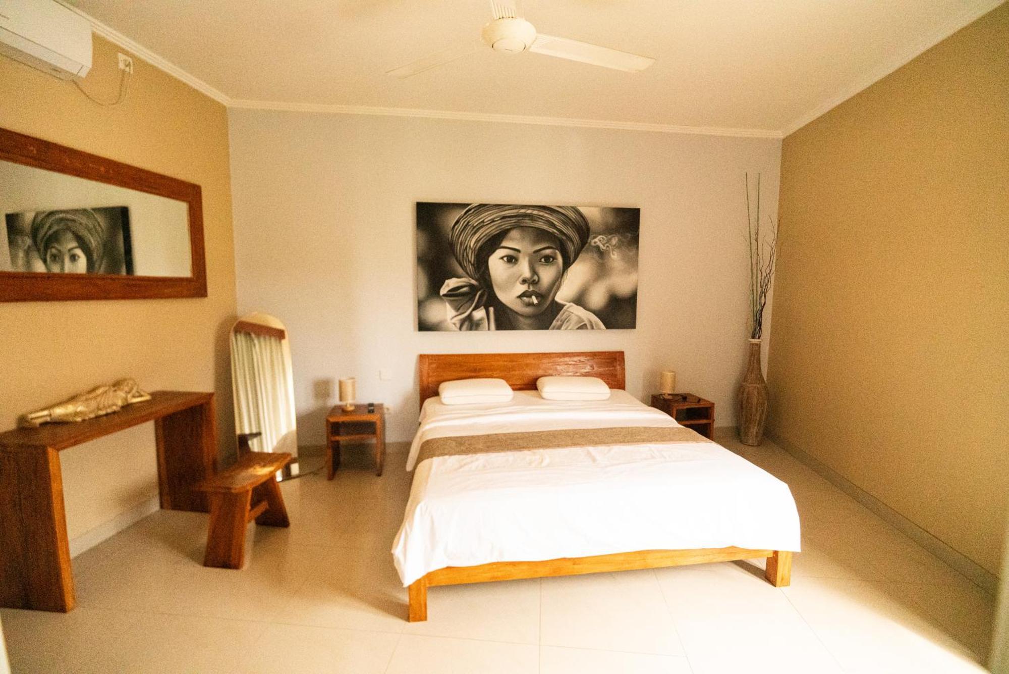 Tepi Sungai A Luxurious, Under New Management, 6 Bedroom 620 Sqm Retreat Featuring A Stunning 15 Meter Pool And Dedicated Childrens With 4 Bunk Beds Newly Renovated In Seminyak * Legian (Bali)