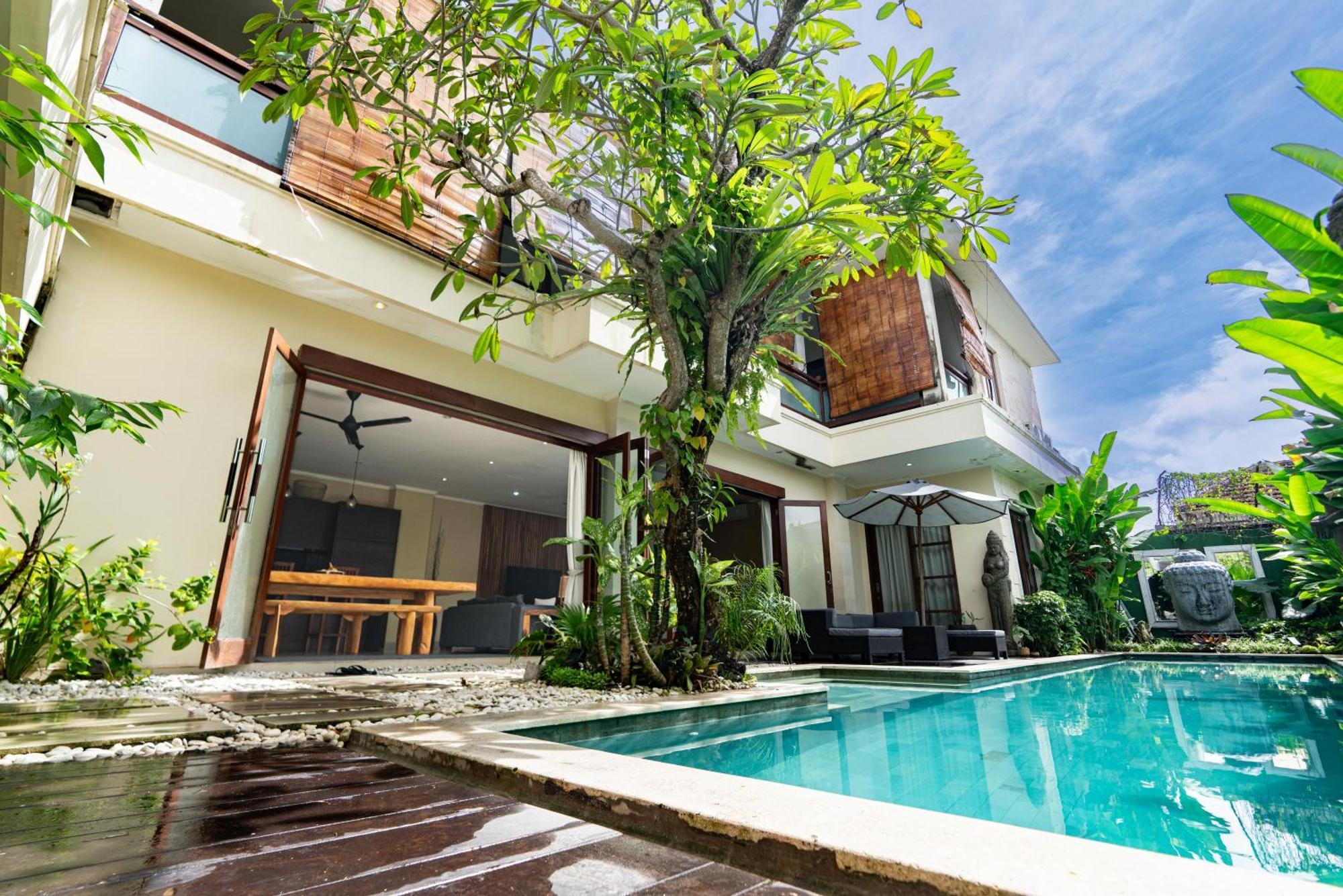 Tepi Sungai A Luxurious, Under New Management, 6 Bedroom 620 Sqm Retreat Featuring A Stunning 15 Meter Pool And Dedicated Childrens With 4 Bunk Beds Newly Renovated In Seminyak Legian (Bali)
