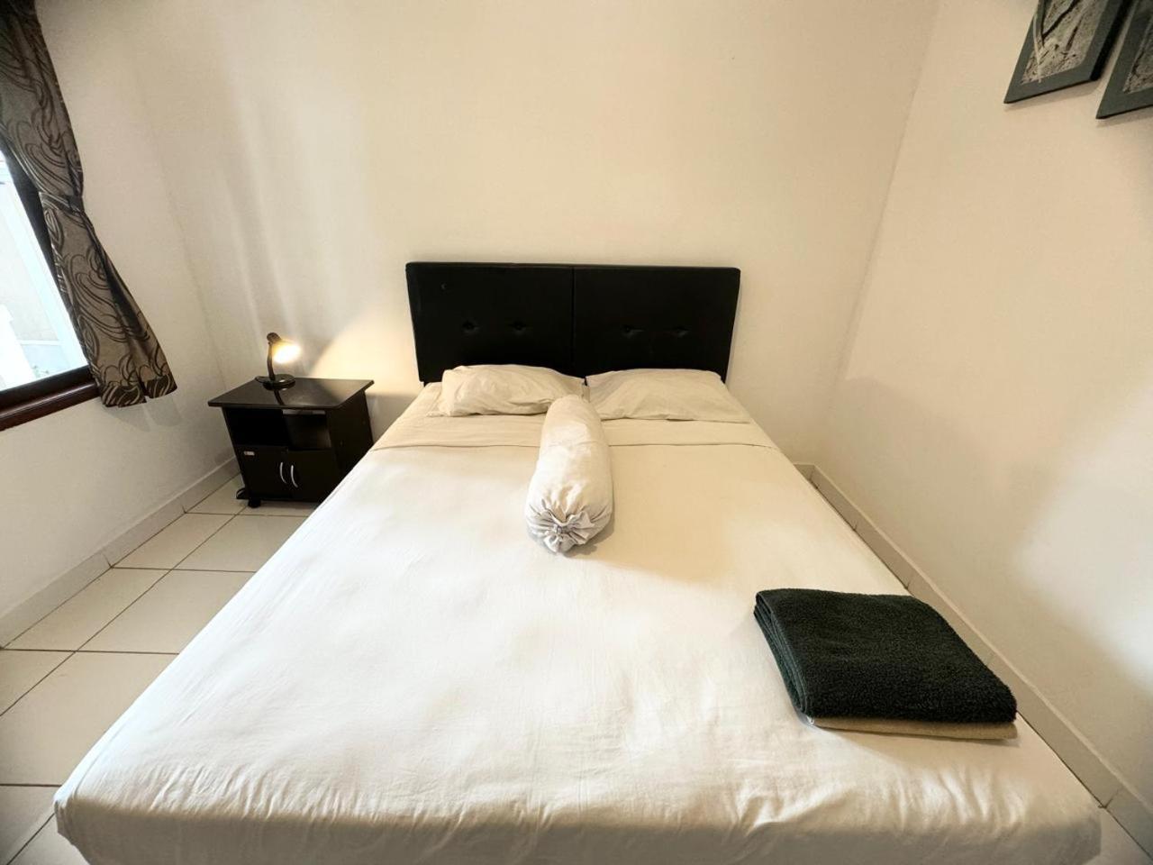 Paradise Hotel