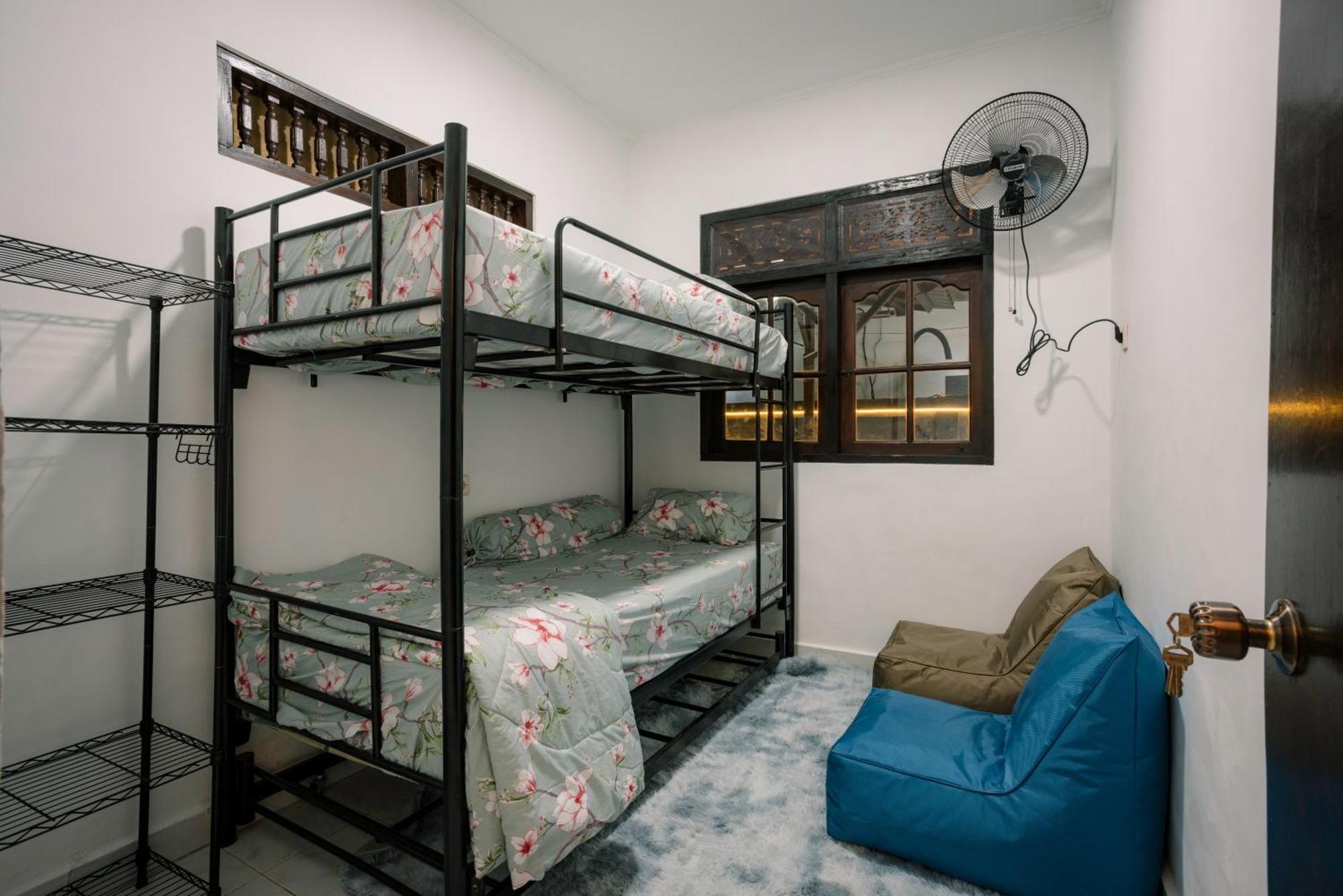 Kuta House Villa