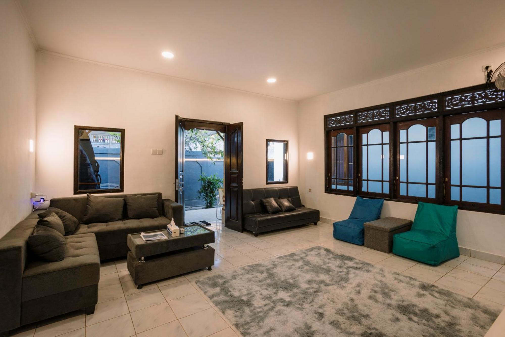 Kuta House *