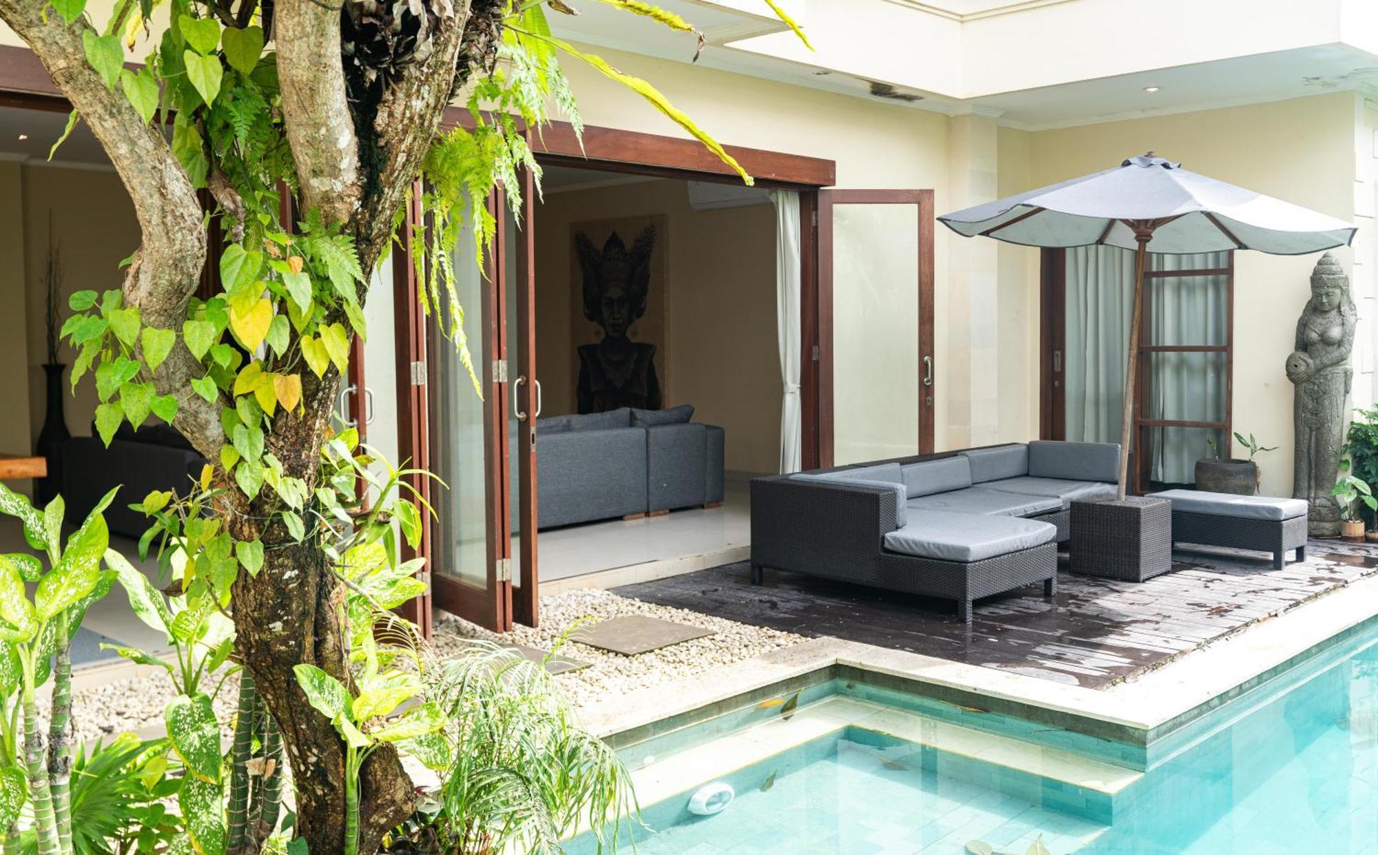Tepi Sungai A Luxurious, Under New Management, 6 Bedroom 620 Sqm Retreat Featuring A Stunning 15 Meter Pool And Dedicated Childrens With 4 Bunk Beds Newly Renovated In Seminyak Villa Legian (Bali)