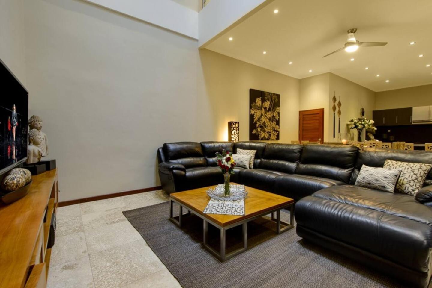 Super 4 Bed, Sleeps 8, Just 300m Walk From Legian (Bali)