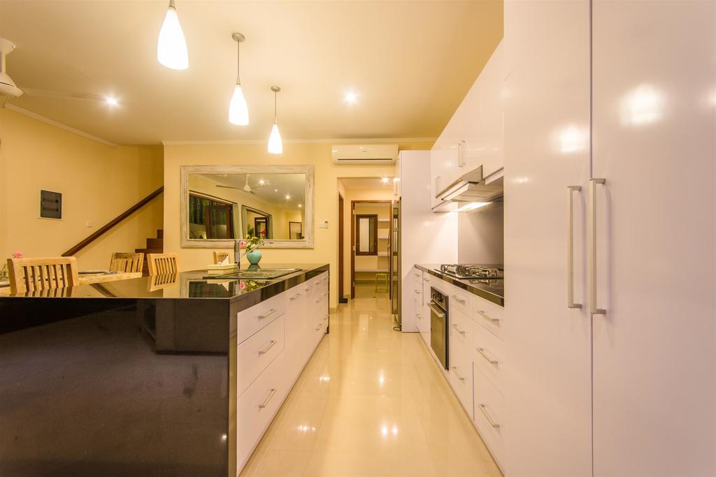 Villa Tepi Sungai Legian (Bali)