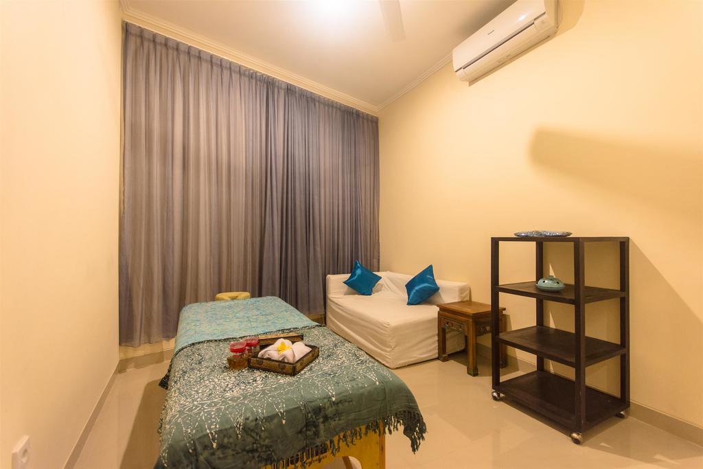 Tepi Sungai Villa *