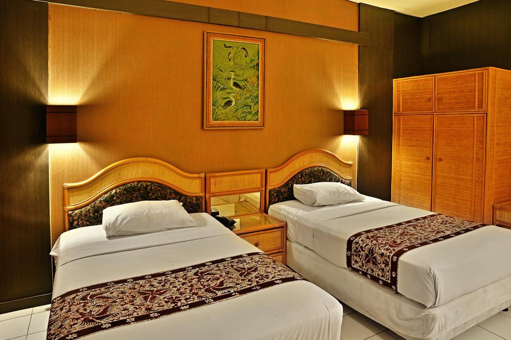 Hotel Puri Naga Beachfront Legian (Bali)