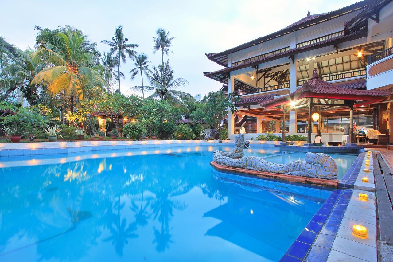Hotel Puri Naga Beachfront 3*