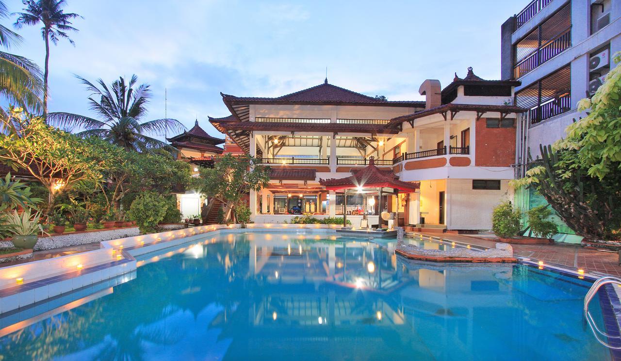 Puri Naga Beachfront Hotel