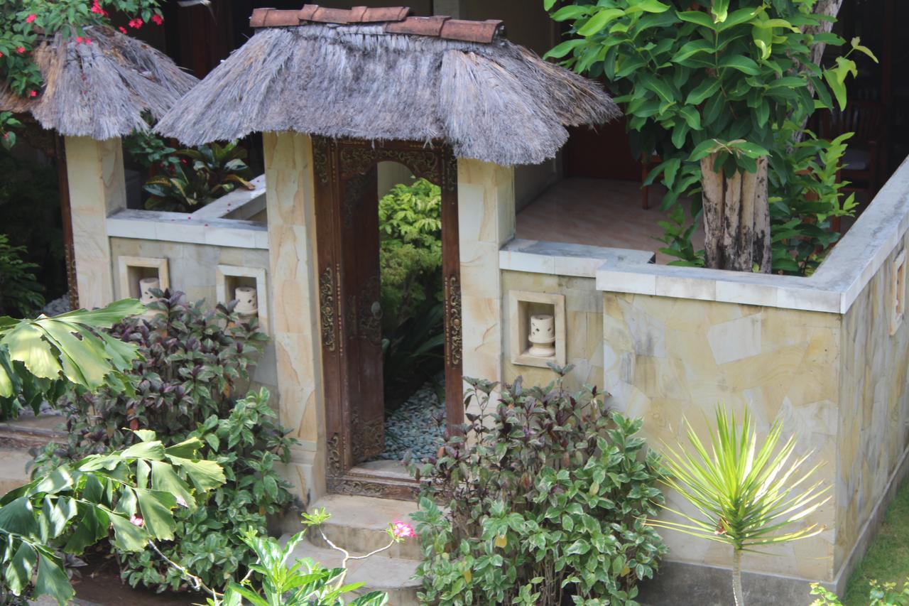 Hotel The Sari 2*