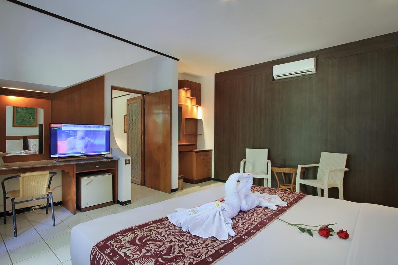 Hotel Puri Naga Beachfront 3*