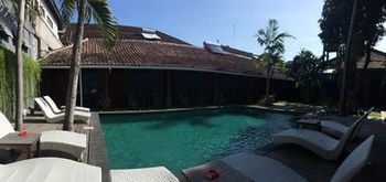 Kayun Hostel Legian (Bali)