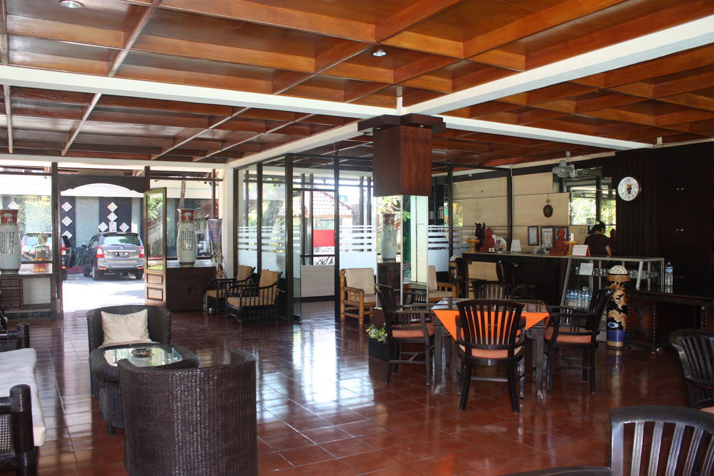 Hotel Puri Naga Beachfront 3*
