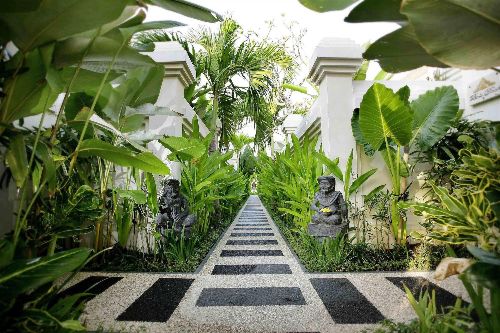 Awila Kuta Villa *