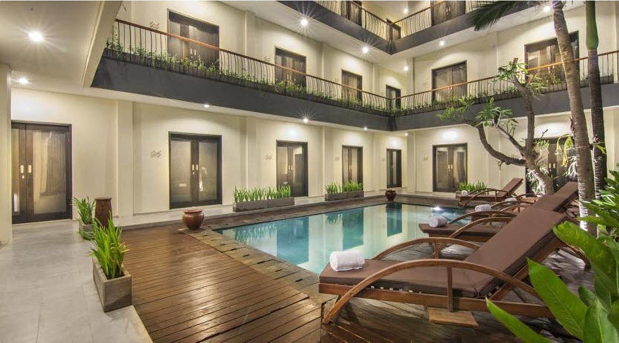 Zuk Hotel 3*
