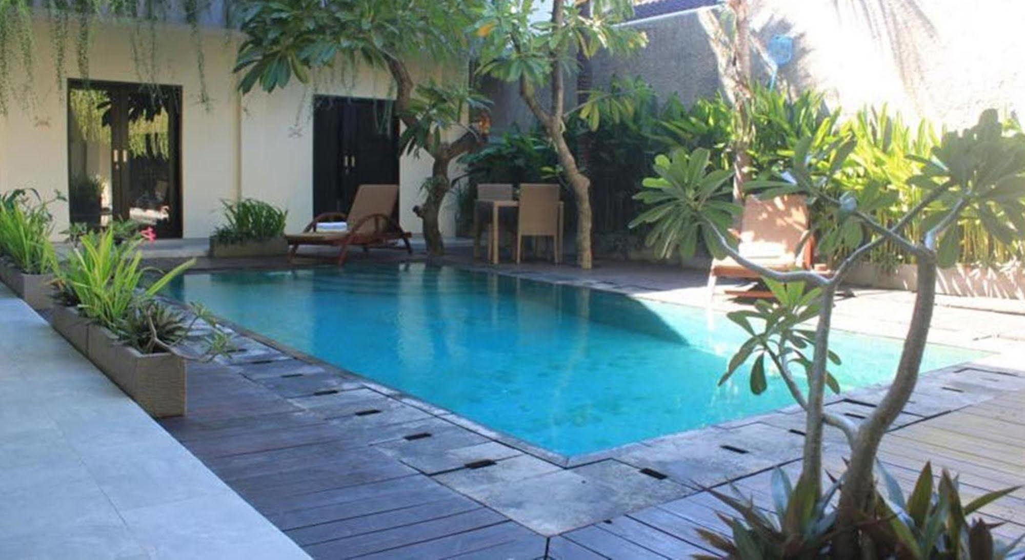 Zuk Hotel 3*