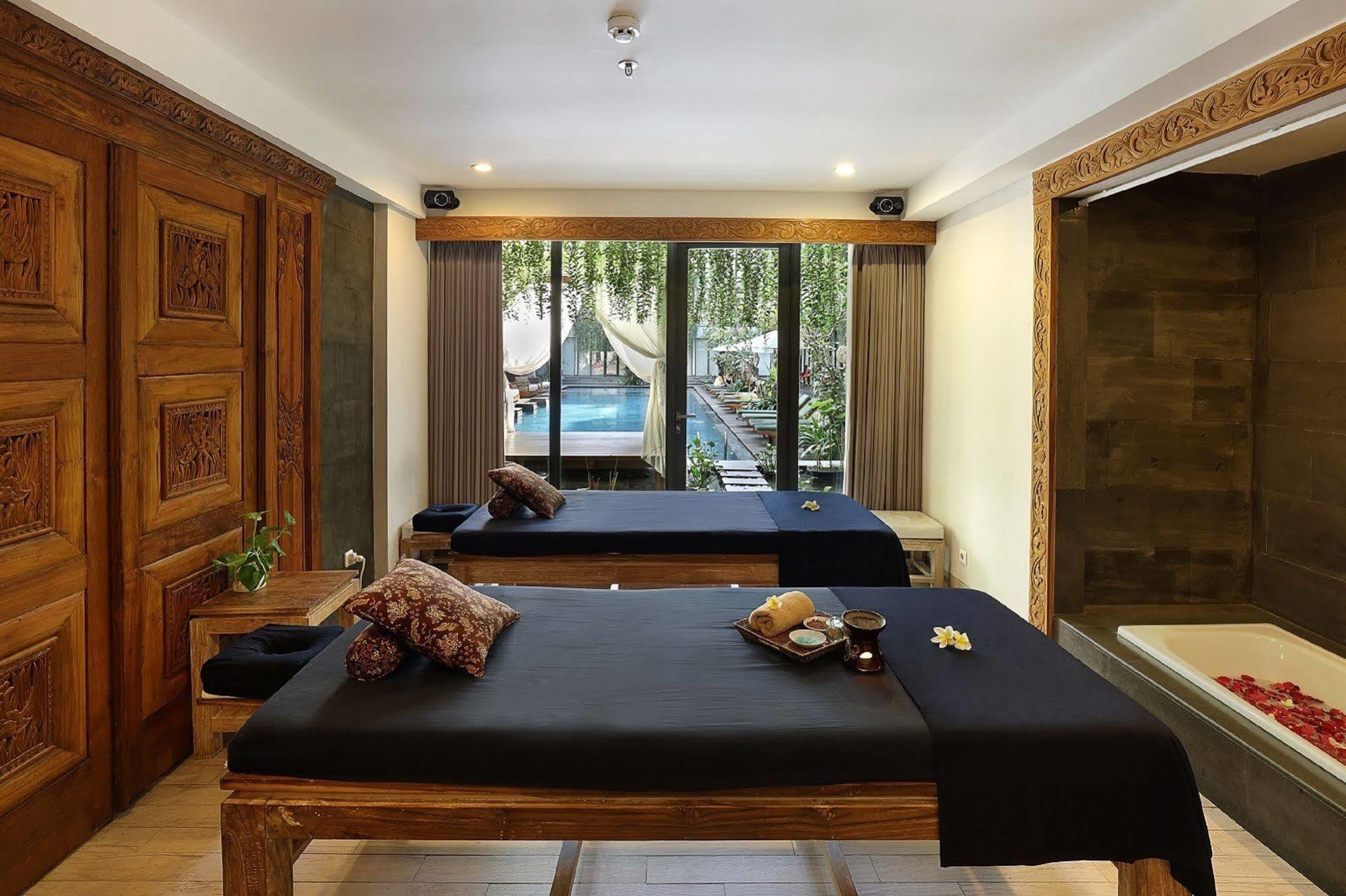 Neo+ Kuta By Aston Hotel