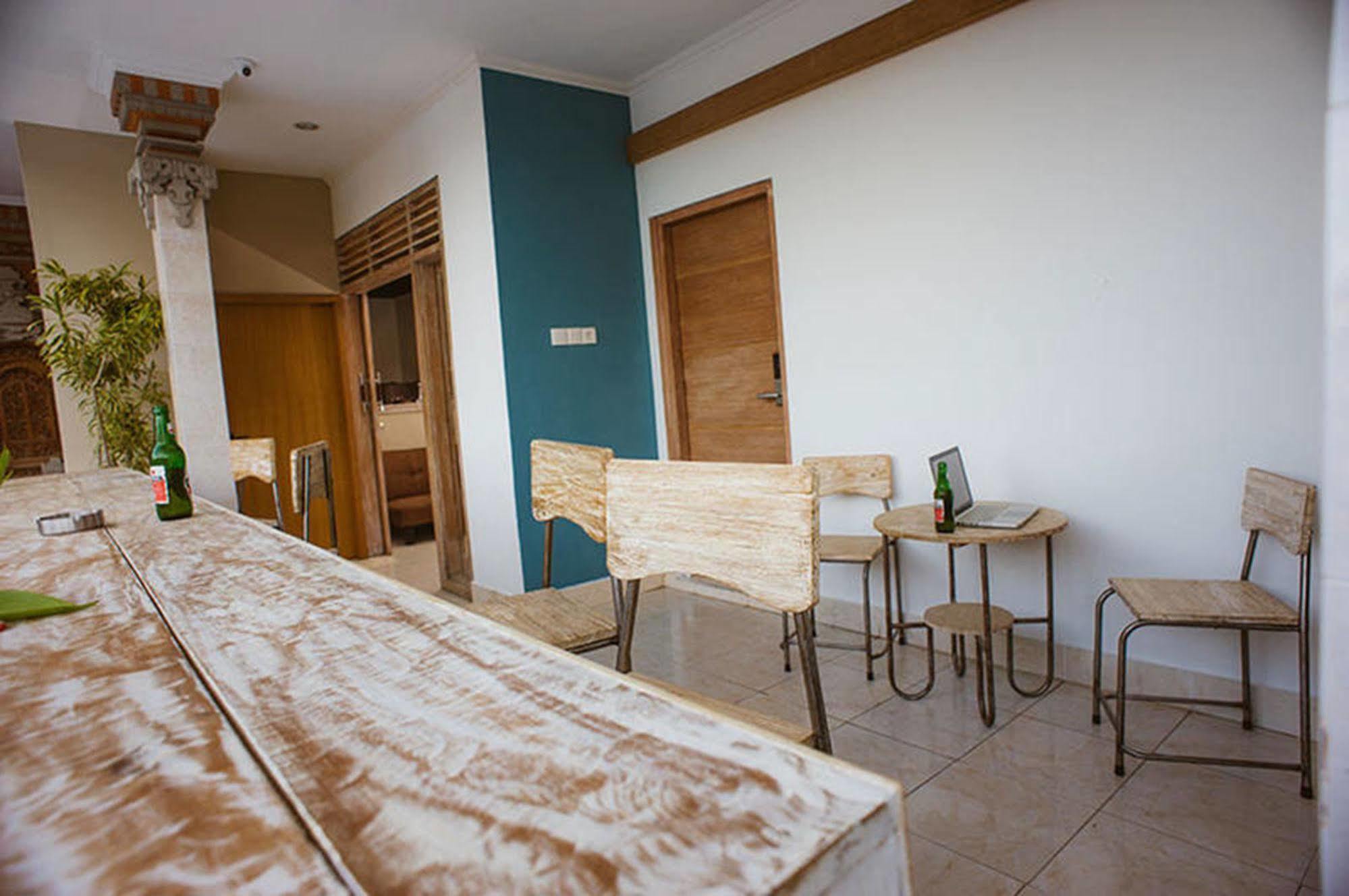 Hostel Bedplus Backpacker Kuta