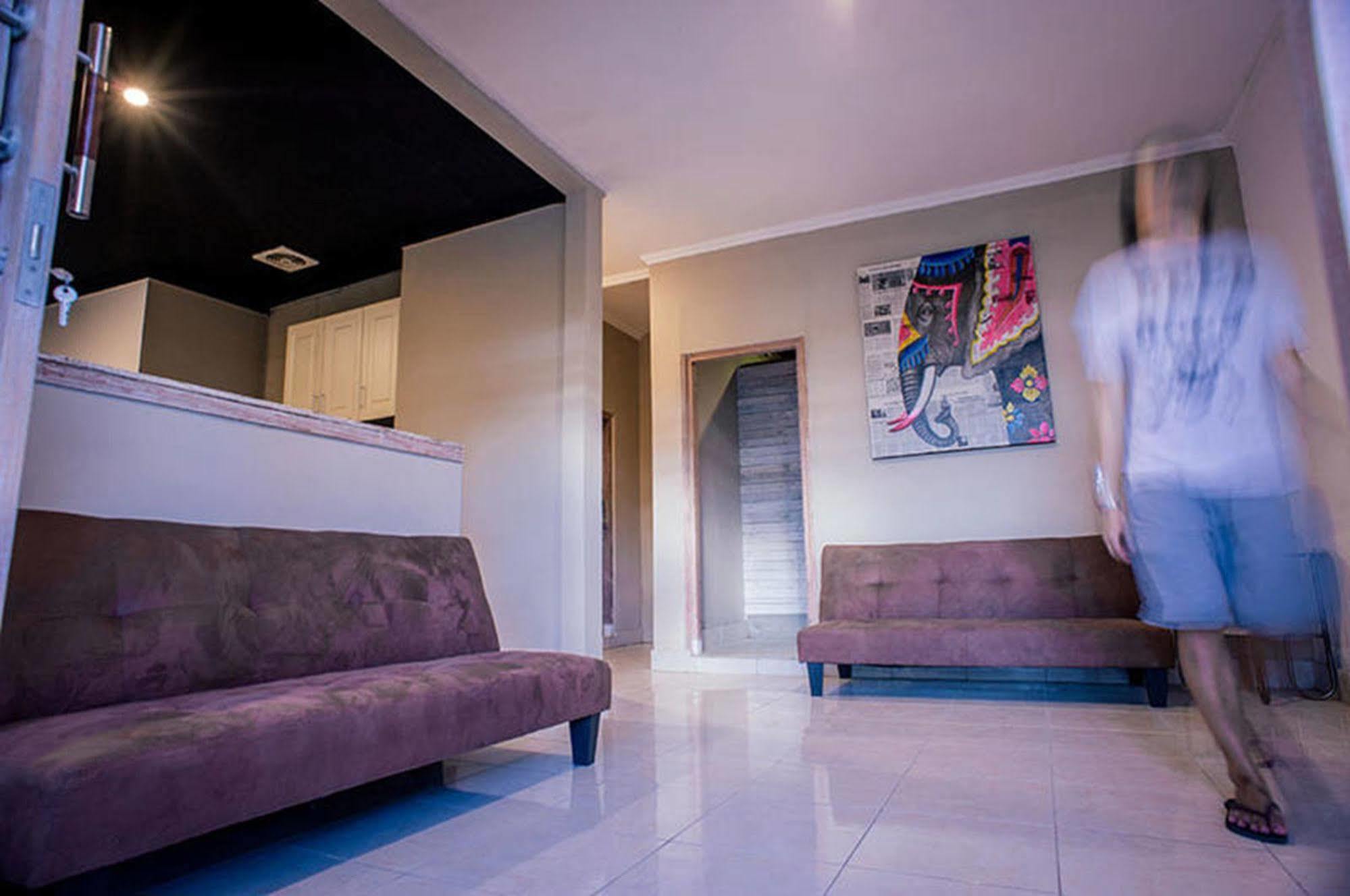 Hostel Bedplus Backpacker Kuta