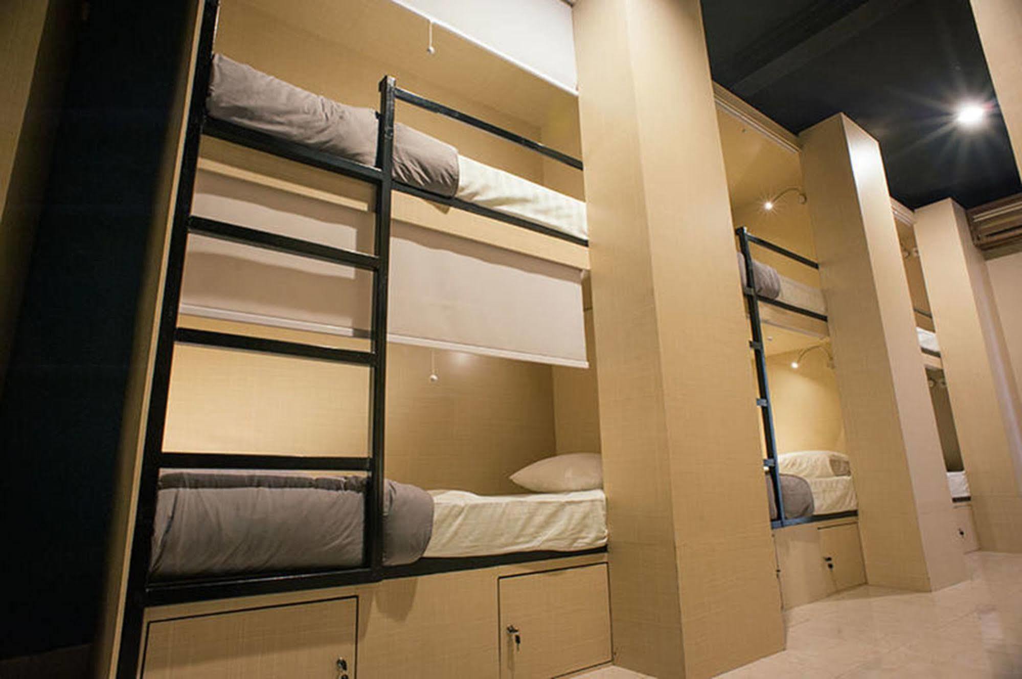 Hostel Bedplus Backpacker Kuta Legian (Bali)